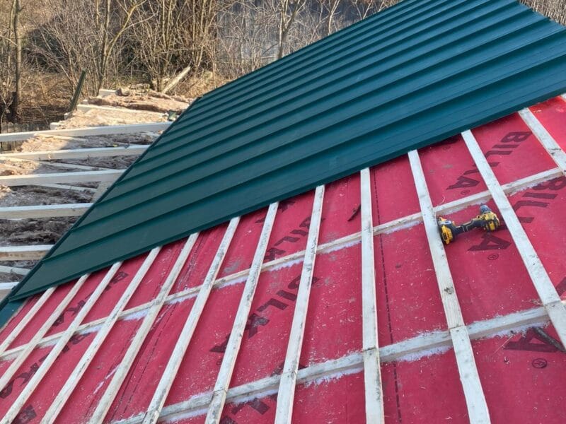 Structura unui acoperiș cu țiglă metalică — strat cu strat